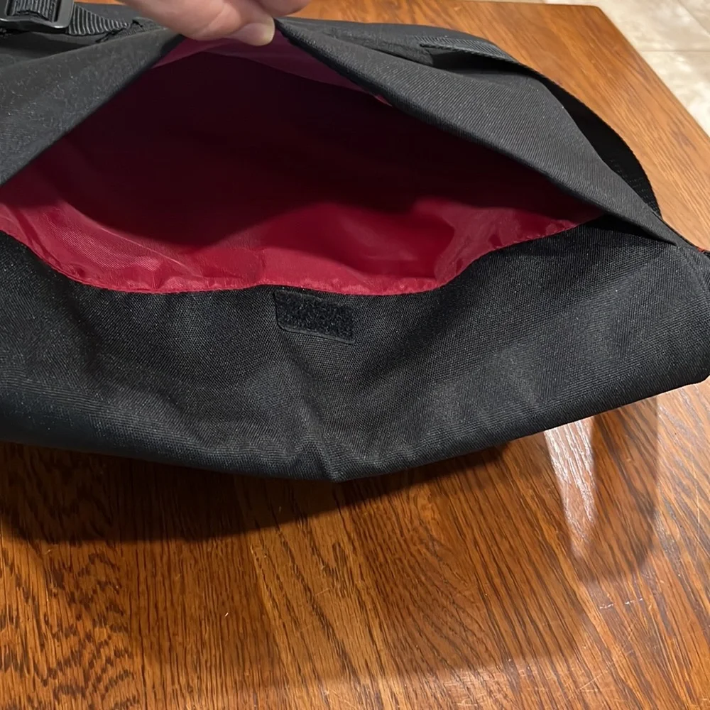 Used Belkin Bags | Laptop | color: Black /Red | - Picture 7 of 9